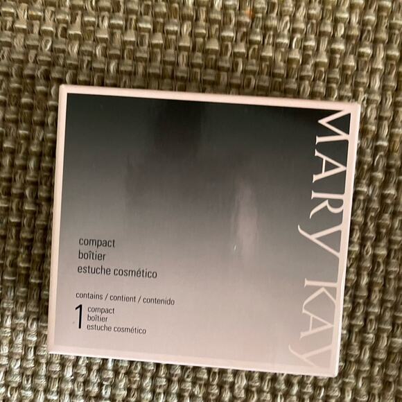 Mary Kay cosmetic cases new - Picture 1 of 10
